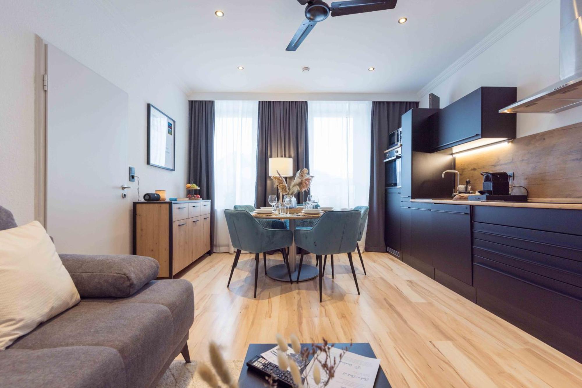 Schillerapartment Hof, Kueche, 24H Digital-Checkin, Parkplatz, Wlan250Mbit Hof  Exteriör bild