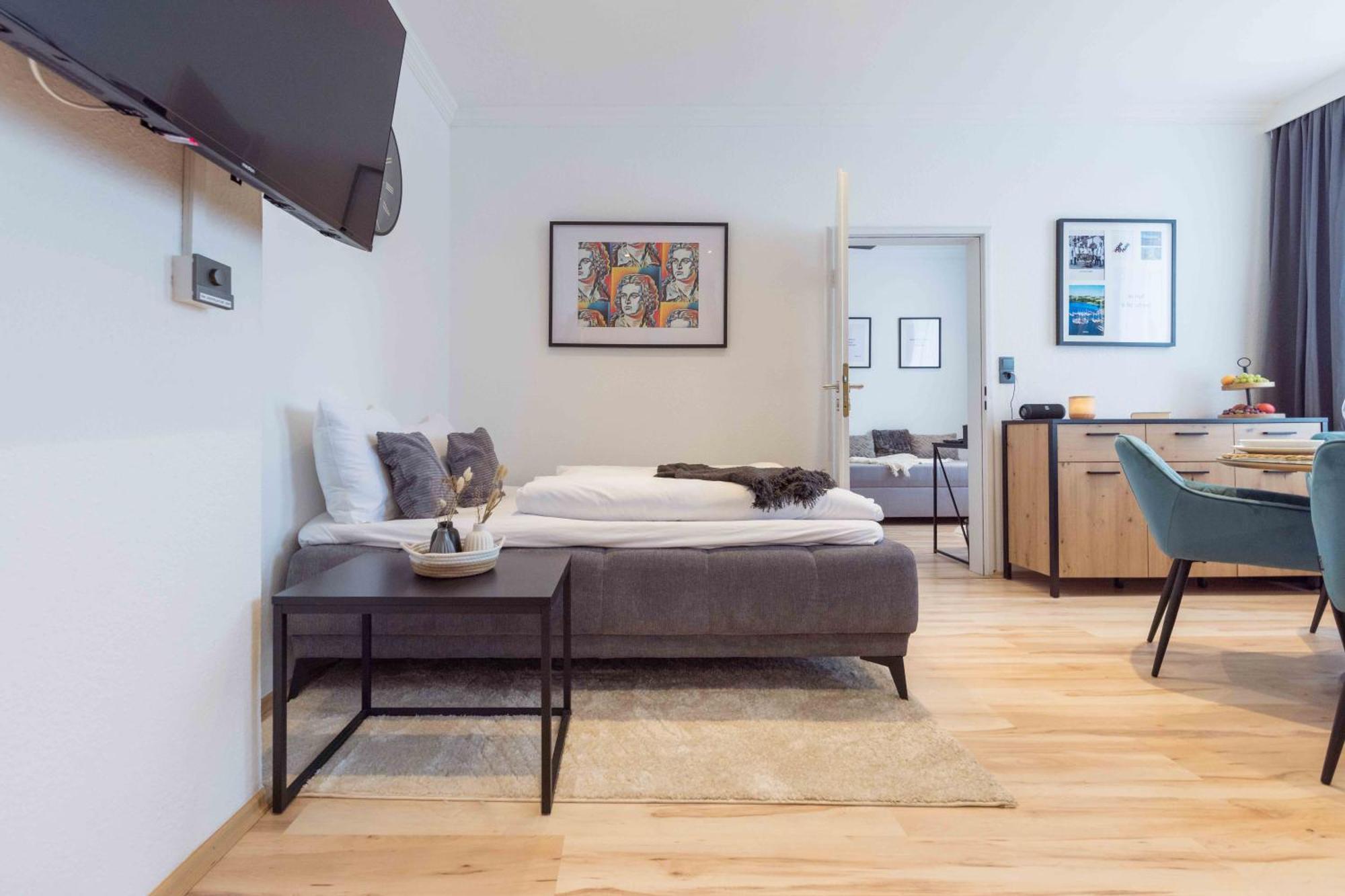 Schillerapartment Hof, Kueche, 24H Digital-Checkin, Parkplatz, Wlan250Mbit Hof  Exteriör bild