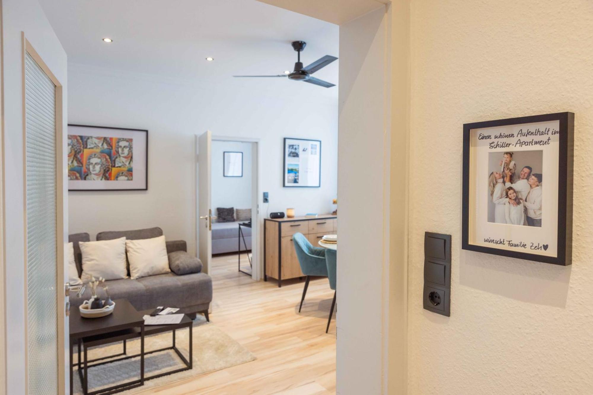 Schillerapartment Hof, Kueche, 24H Digital-Checkin, Parkplatz, Wlan250Mbit Hof  Exteriör bild