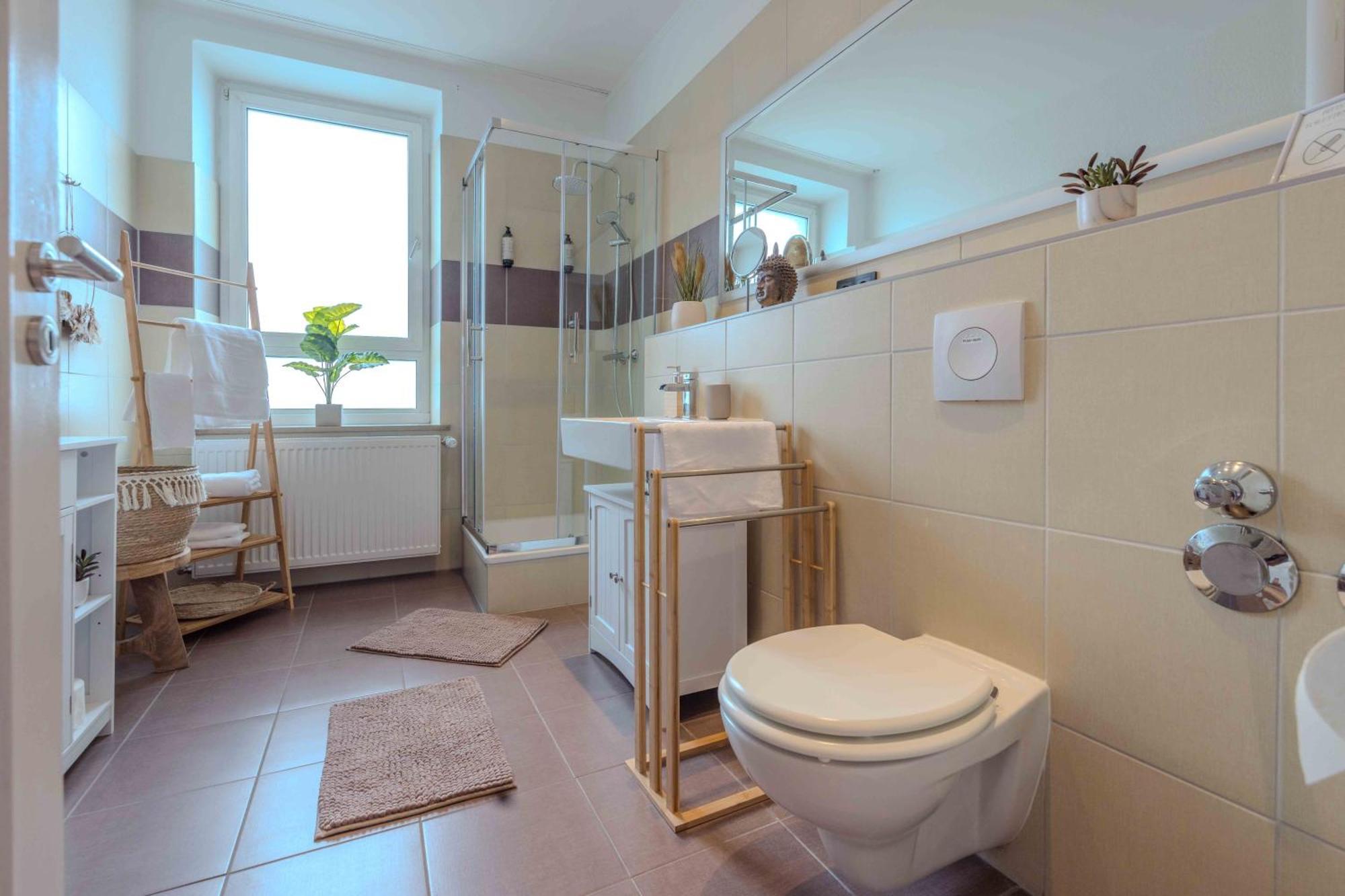 Schillerapartment Hof, Kueche, 24H Digital-Checkin, Parkplatz, Wlan250Mbit Hof  Exteriör bild