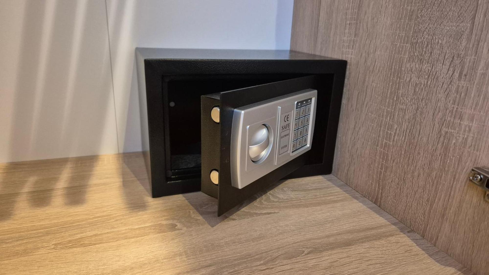 Schillerapartment Hof, Kueche, 24H Digital-Checkin, Parkplatz, Wlan250Mbit Hof  Rum bild